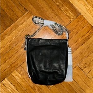 Hobo Blaze Bucket Crossbody (Black)